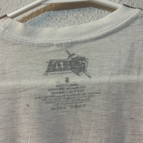Zelda sheer graphic tee size small - Picture 5 of 5